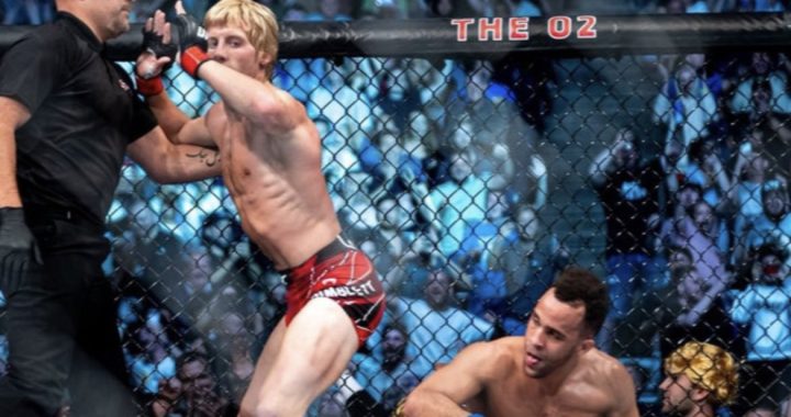 Paddy Pimblett survives adversity to submit Jordan Leavitt in the second at UFC London