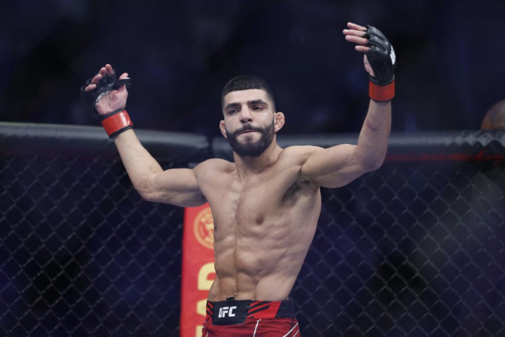 Amir Albazi returns against former title challenger Alex Perez at UFC Fight Night 216