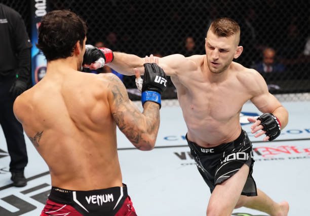 Dan Hooker TKO's Claudio Puelles, gets back to his winning ways at UFC 281