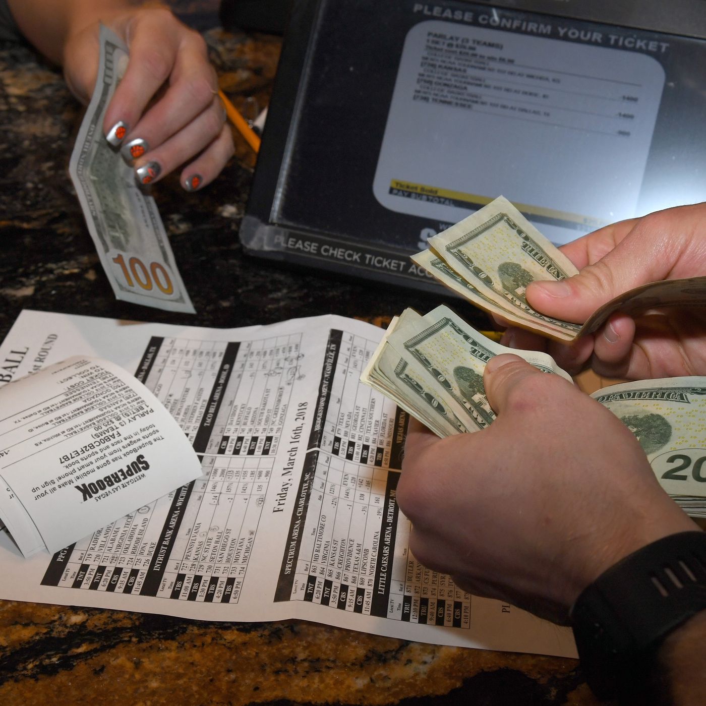 How To Bet On UFC Online: MMA Betting Guide - Vimarsana News