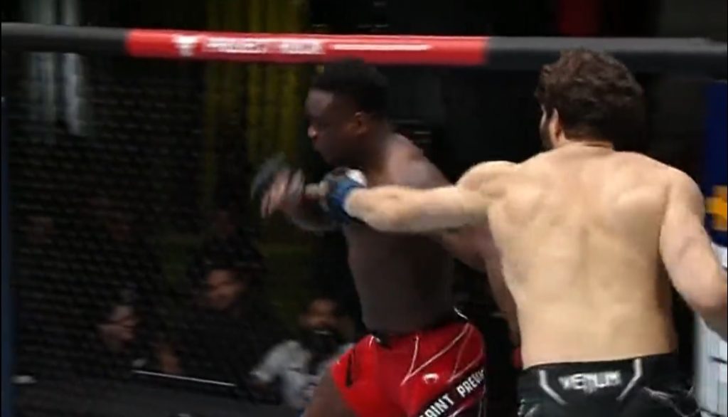 Philipe Lins comes out swinging and stops Ovince Saint Preux early at UFC Vegas 69