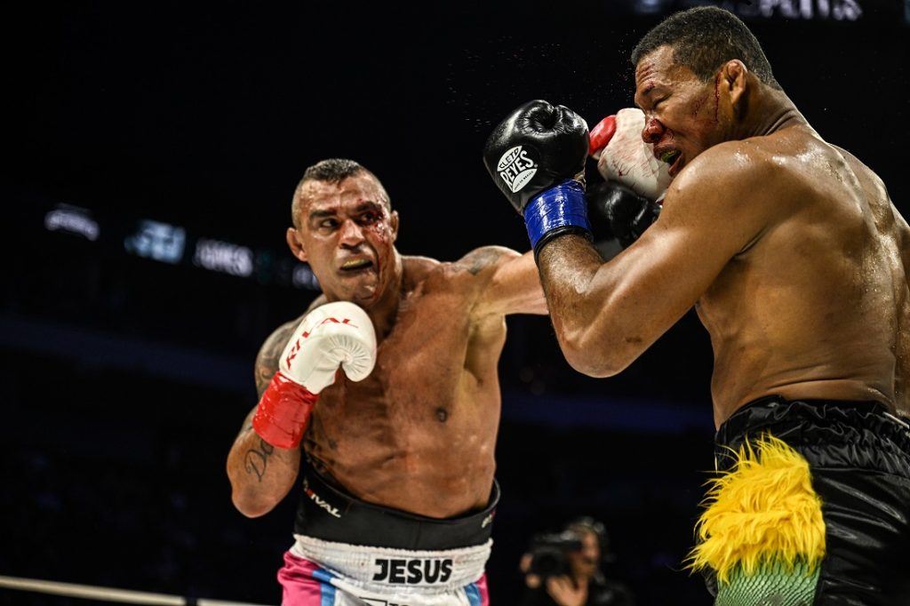 Vitor Belfort defeats Jacare Souza, remains undefeated as a boxer