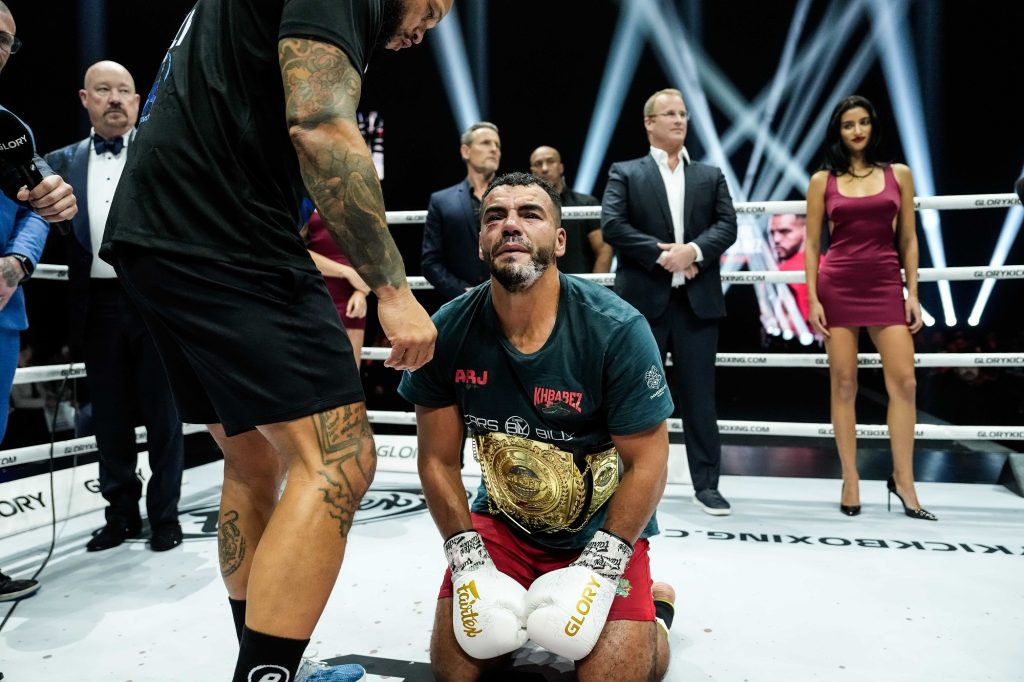 Tarik Khbabez, GLORY 104